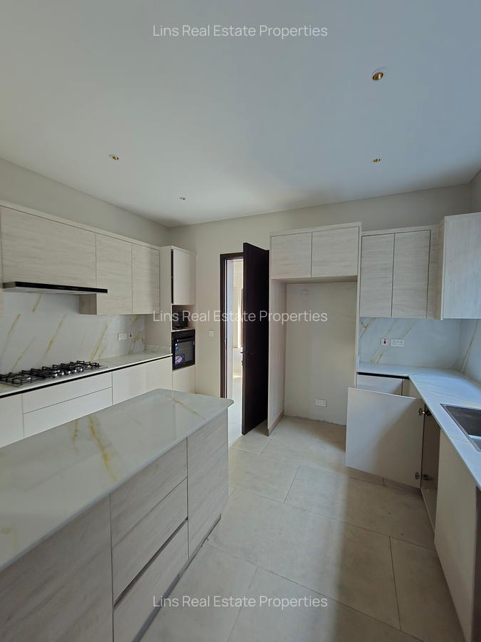 5 Bed Townhouse with En Suite in Lavington - 7