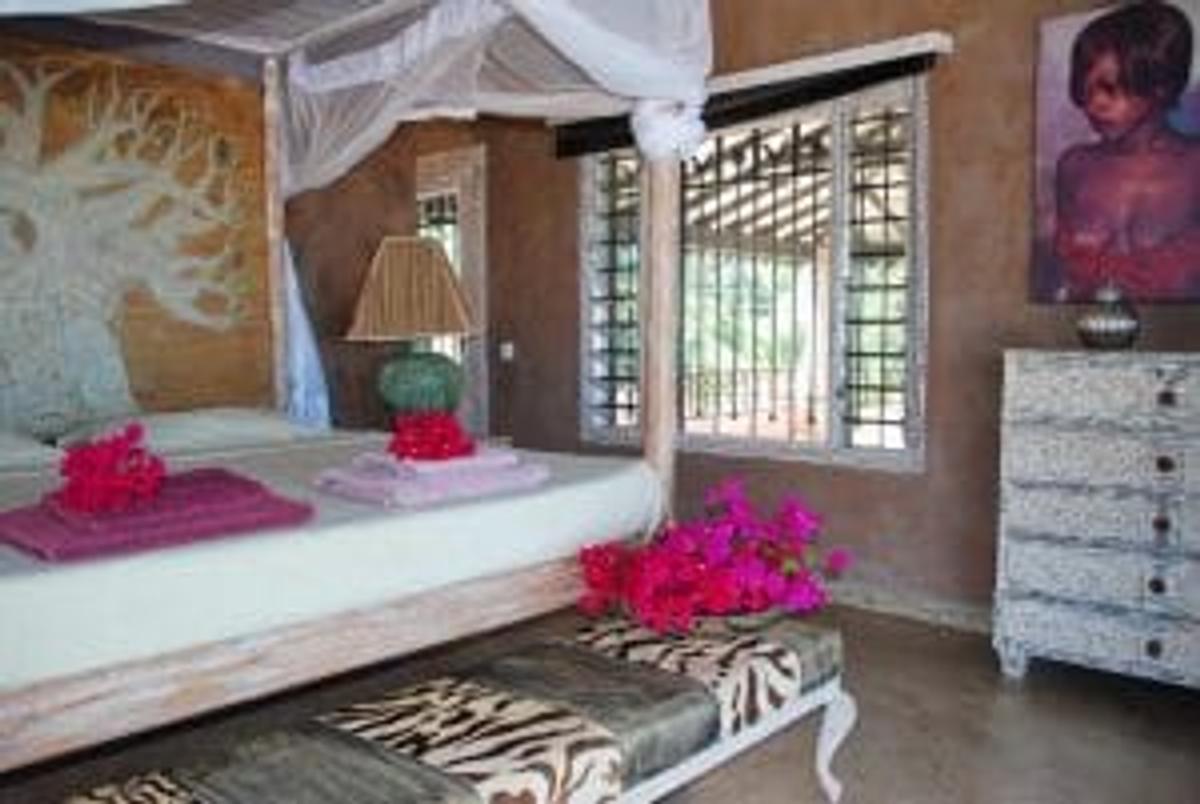 6 Bed Villa with En Suite in Watamu - 2