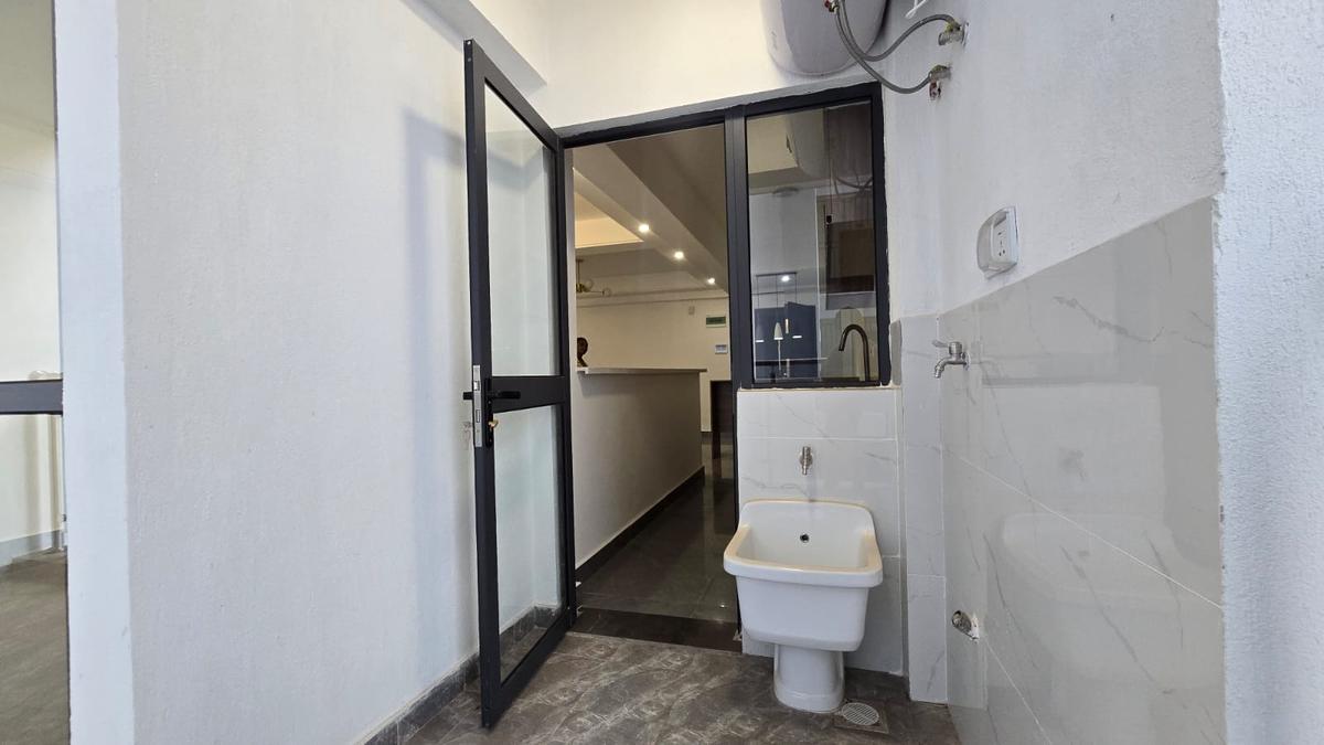 3 Bed Apartment with En Suite in Riverside - 6