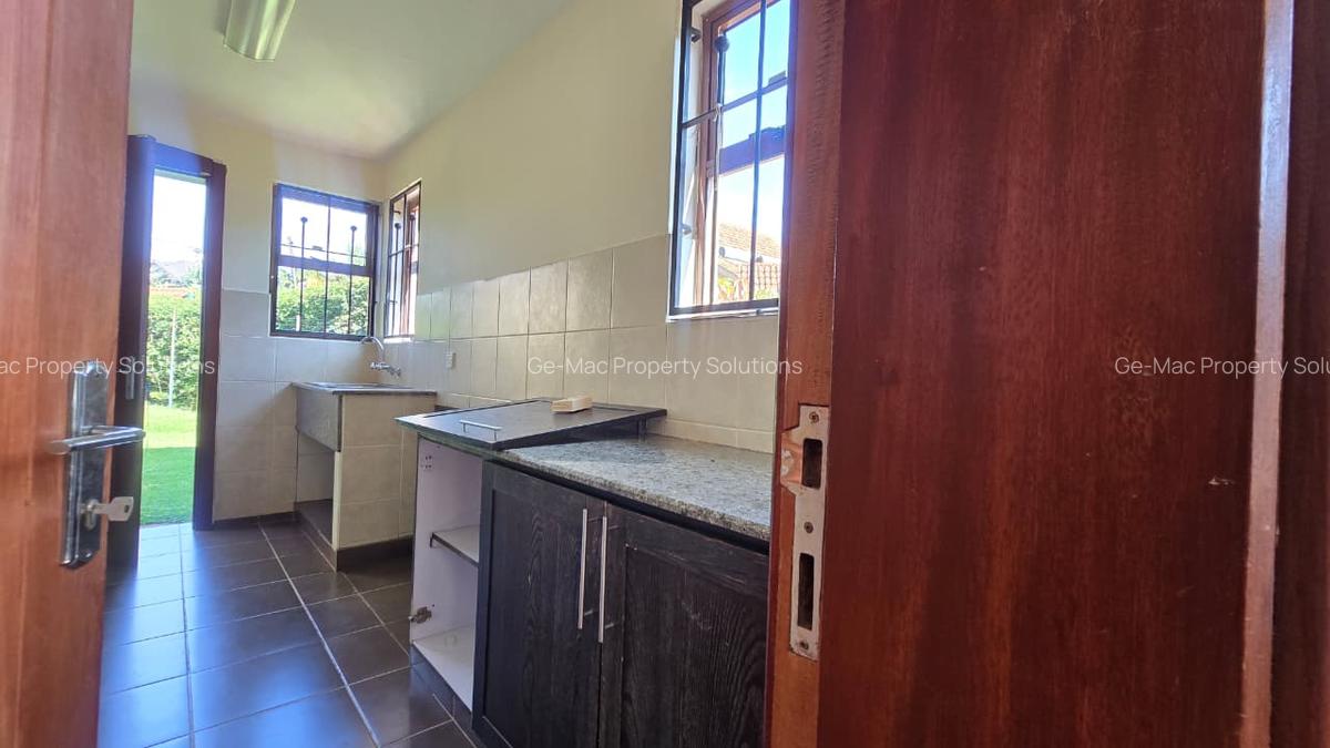 5 Bed House with En Suite in Runda - 20