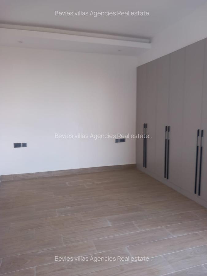 3 Bed Apartment with En Suite in Riverside - 18