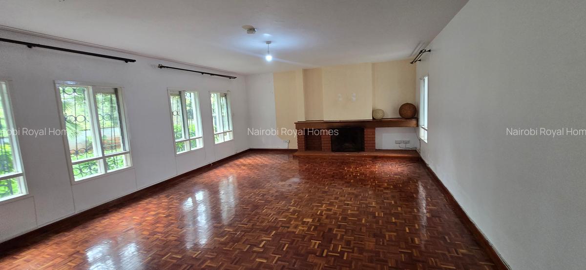 4 Bed House with En Suite at Hill View 44 - 8