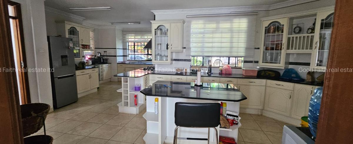 5 Bed House with En Suite in Runda - 5