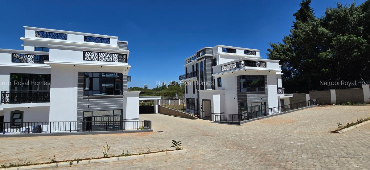 6 Bed Townhouse with En Suite at Lavington Green - 5