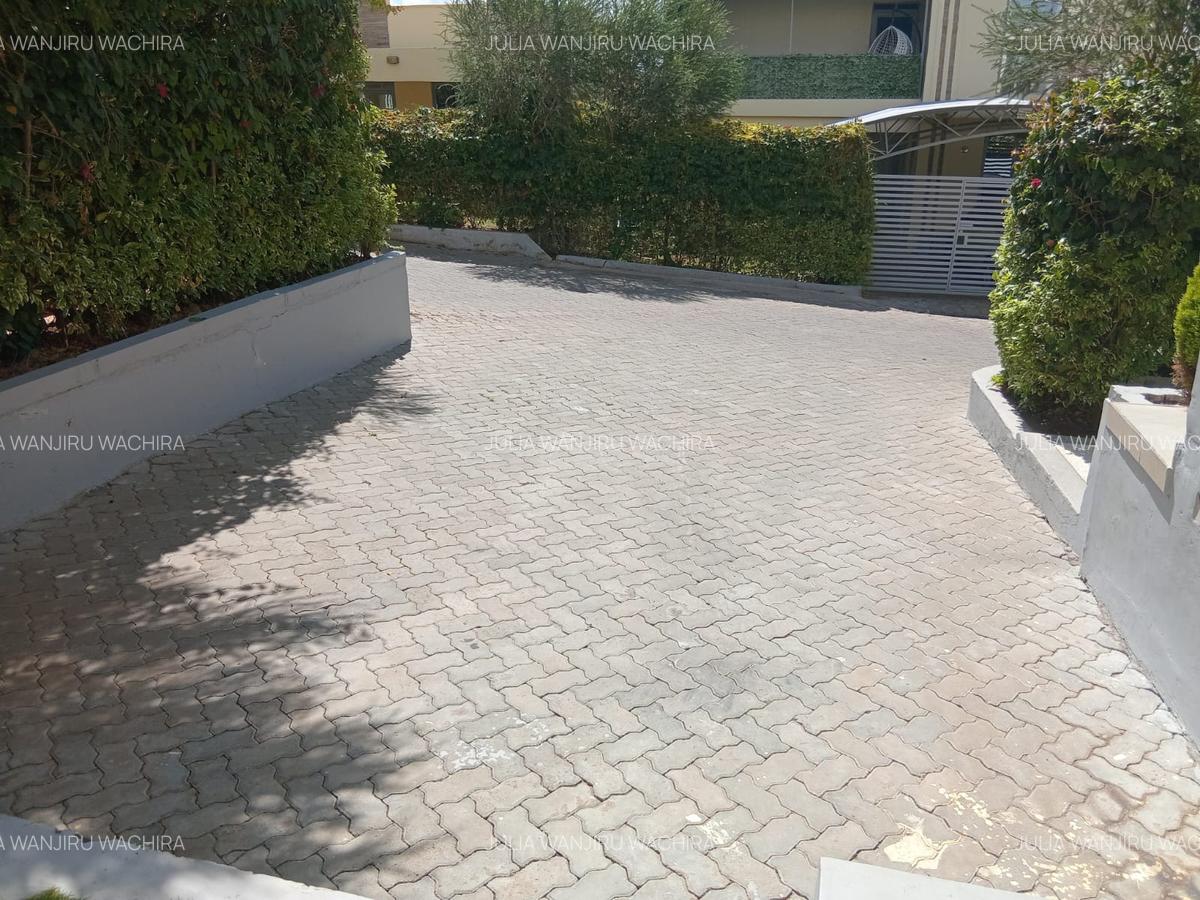 4 Bed House with En Suite at Twin Falls City - 3