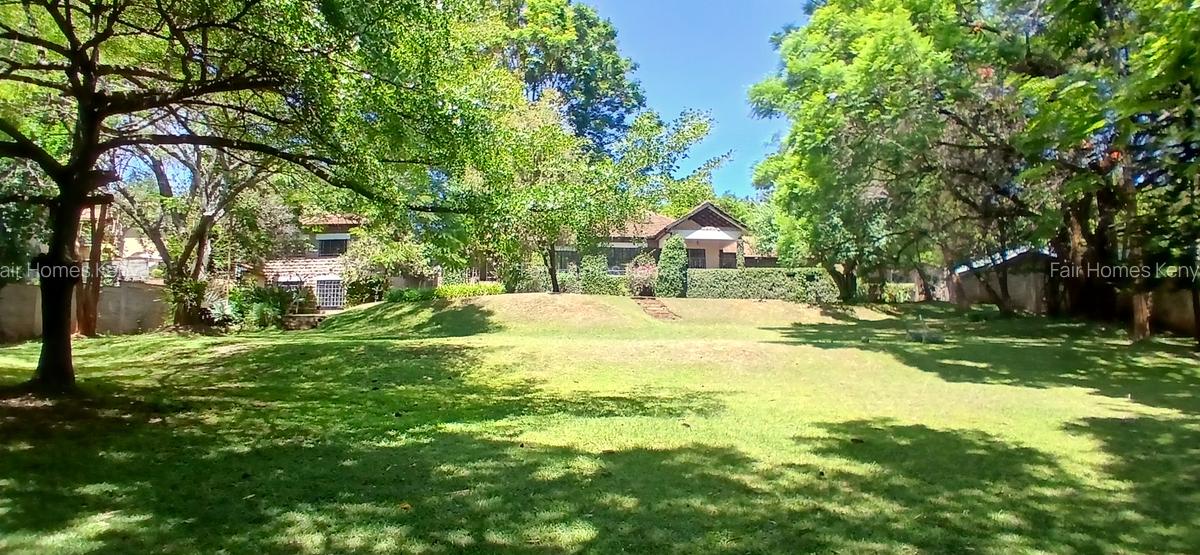 4 Bed House with En Suite at Lavington Green - 1