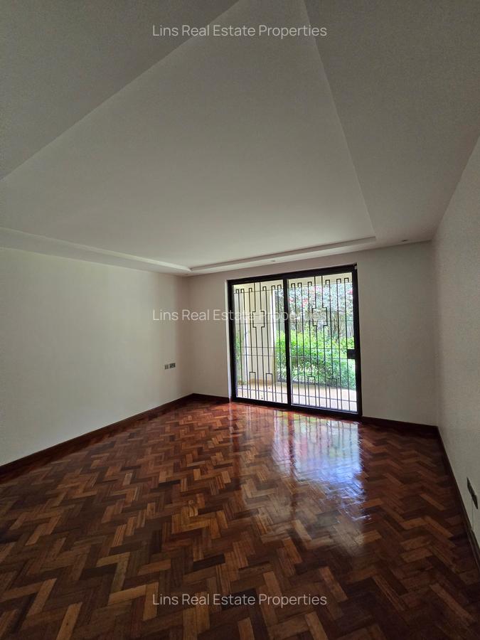 5 Bed Townhouse with En Suite in Lavington - 4