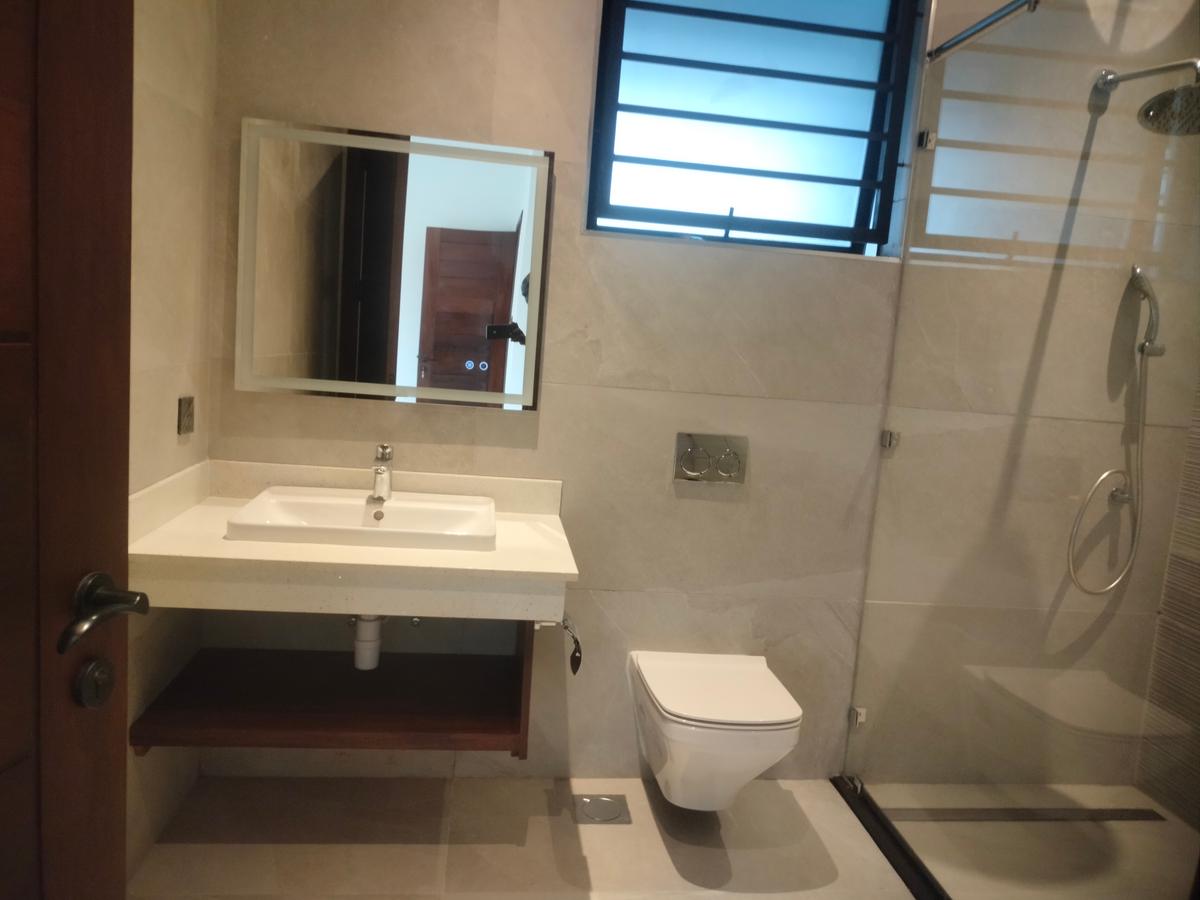 6 Bed Townhouse with Garden at Few Minutes Drive To Gigiri - 15