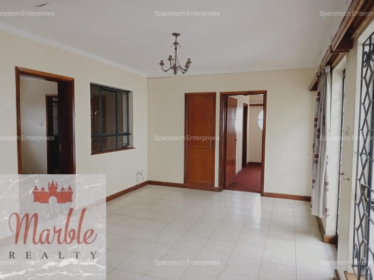 5 Bed Townhouse with En Suite in Spring Valley - 5