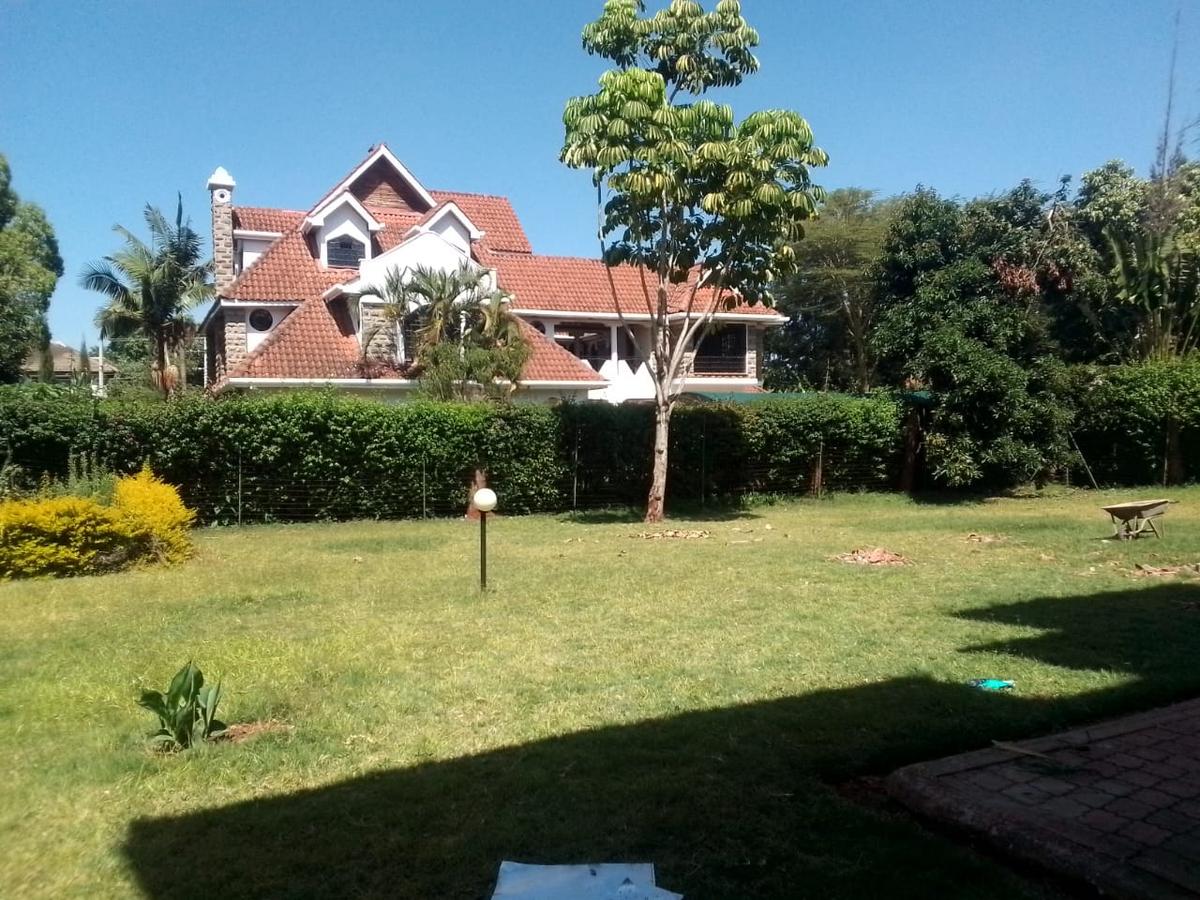 5 Bed House with En Suite in Runda - 1