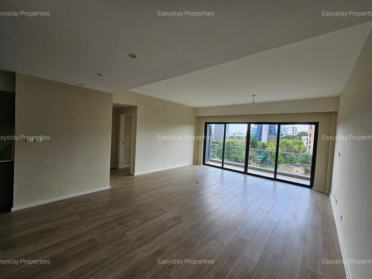 2 Bed Apartment with En Suite in Riverside - 2