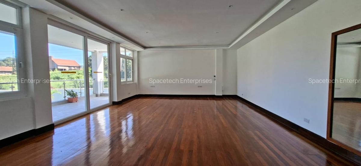 5 Bed House with En Suite in Runda - 13