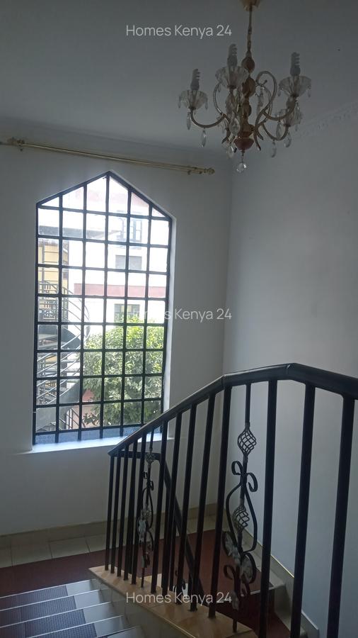 5 Bed House in Banana - 6