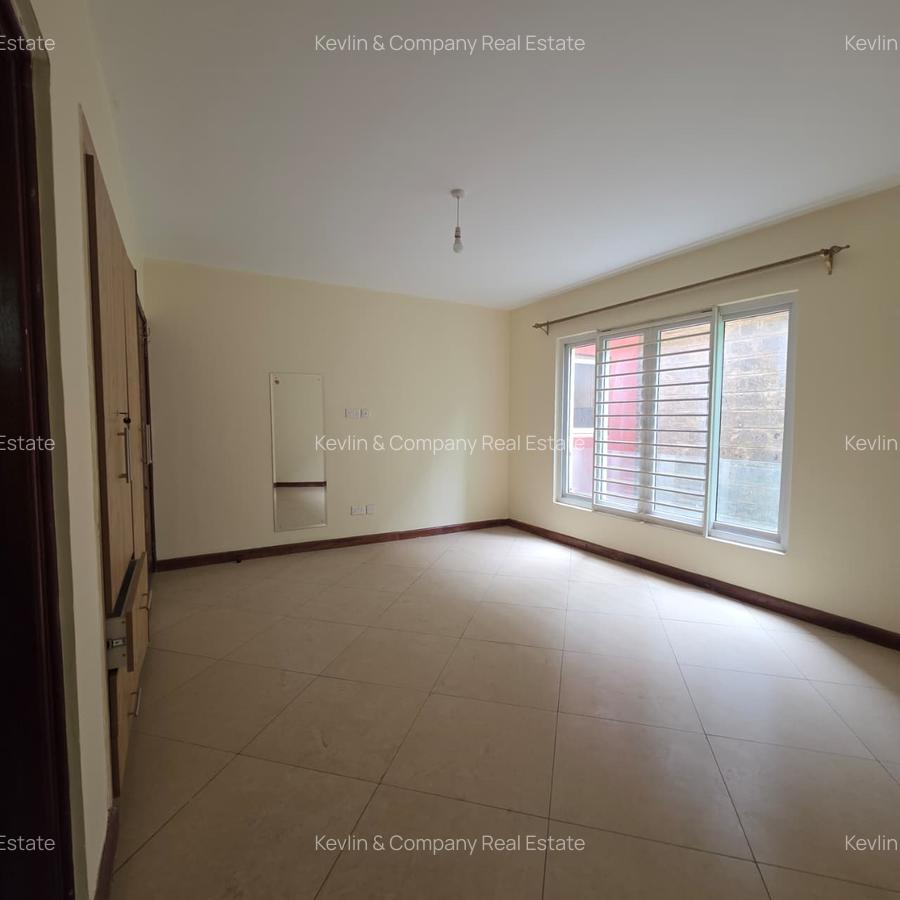 4 Bed Apartment with En Suite in Parklands - 9