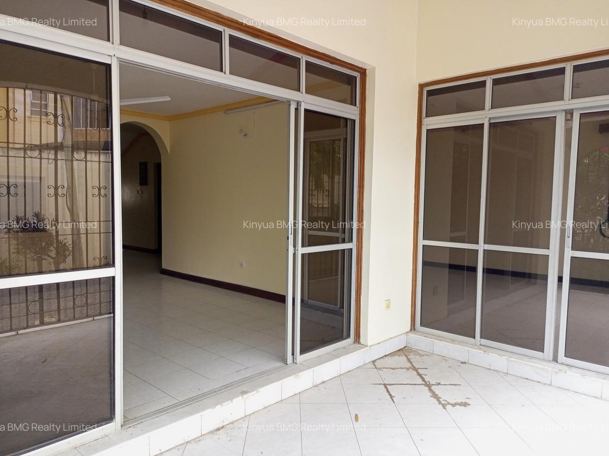 4 Bed Villa with En Suite at Links Road - 14