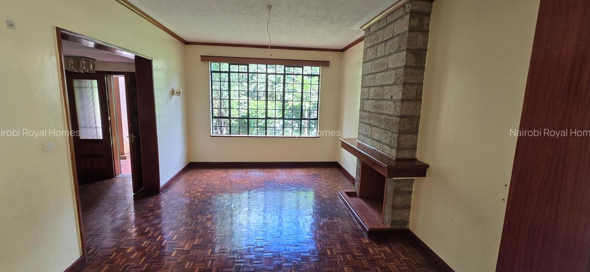 4 Bed Townhouse with En Suite at Brookside Garden - 19