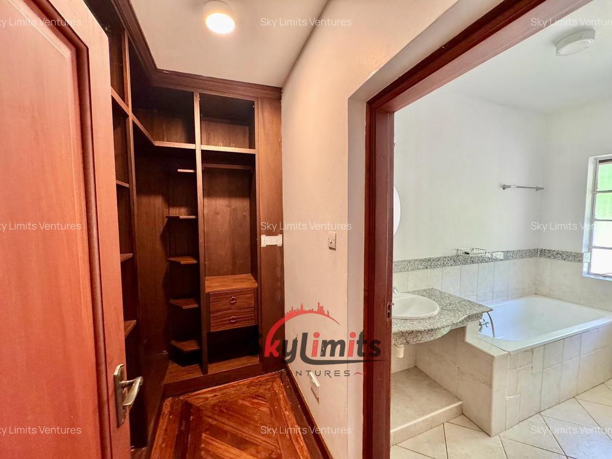 5 Bed Townhouse with En Suite in Rosslyn - 11