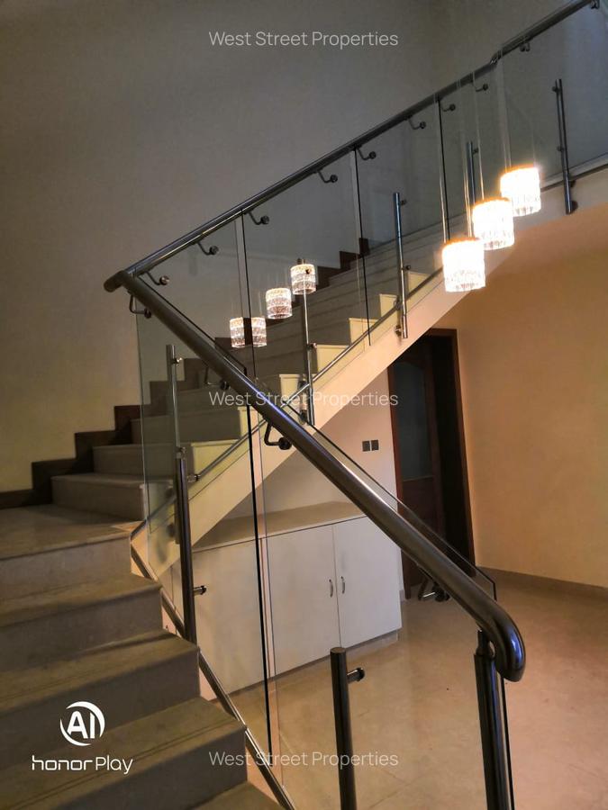 5 Bed Villa with En Suite at Lavington - 11