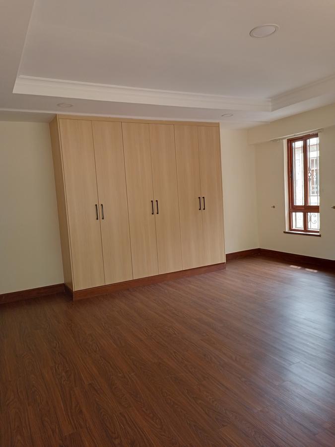 5 Bed House with En Suite at Kyuna - 18