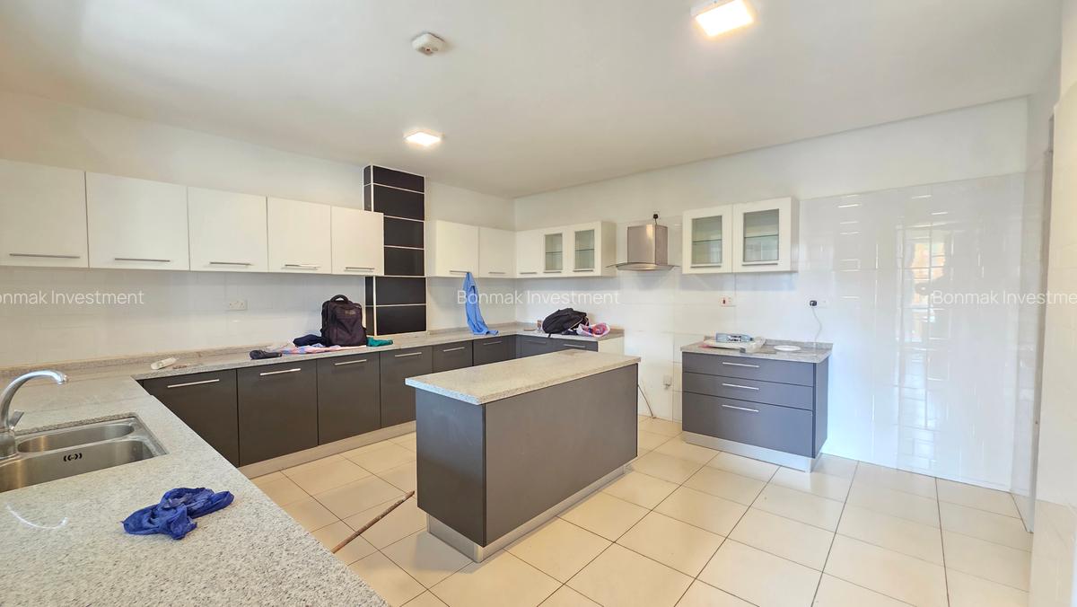 3 Bed Apartment with En Suite at General Mathenge - 3