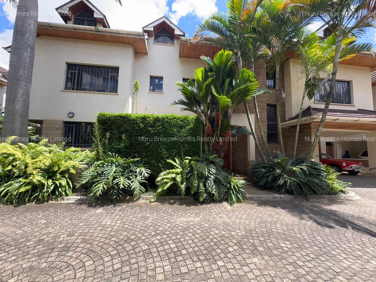 5 Bed Townhouse with En Suite in Lavington - 1