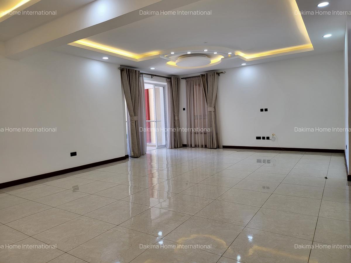 4 Bed Apartment with En Suite in General Mathenge - 3