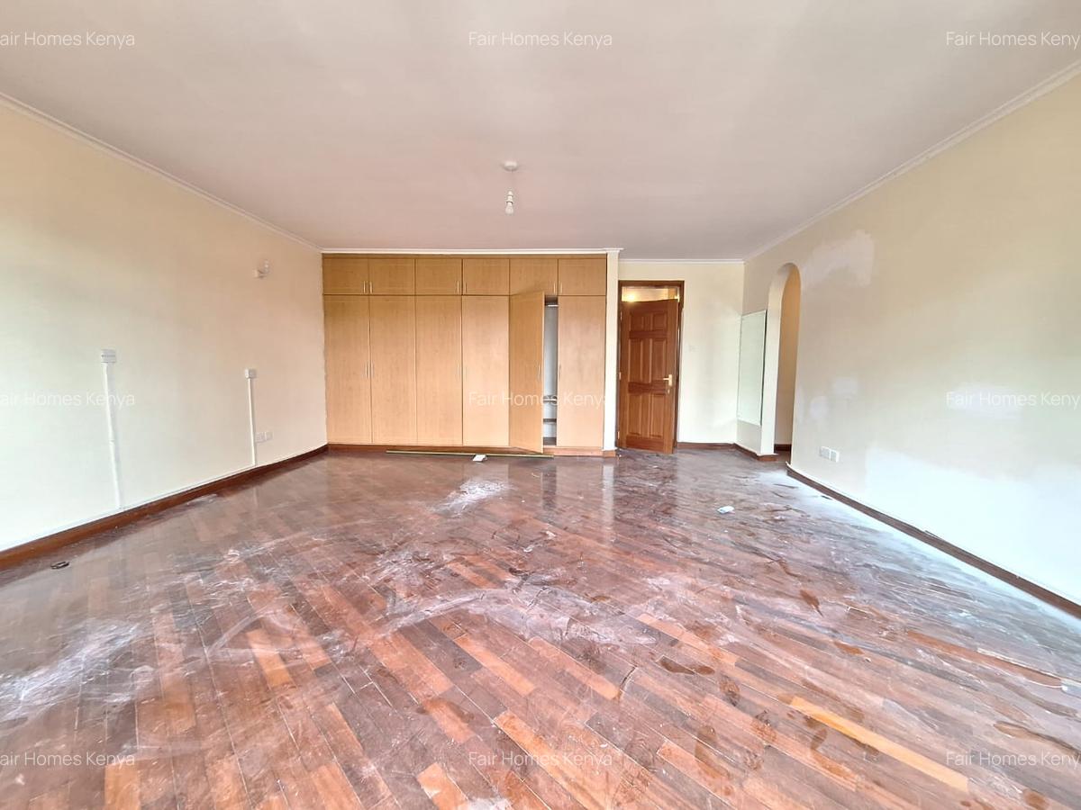 4 Bed Townhouse with En Suite at Lavington Green - 12