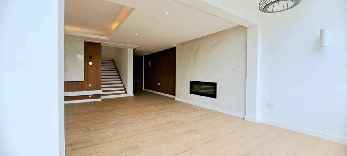 4 Bed Townhouse with En Suite at Two Rivers - 3