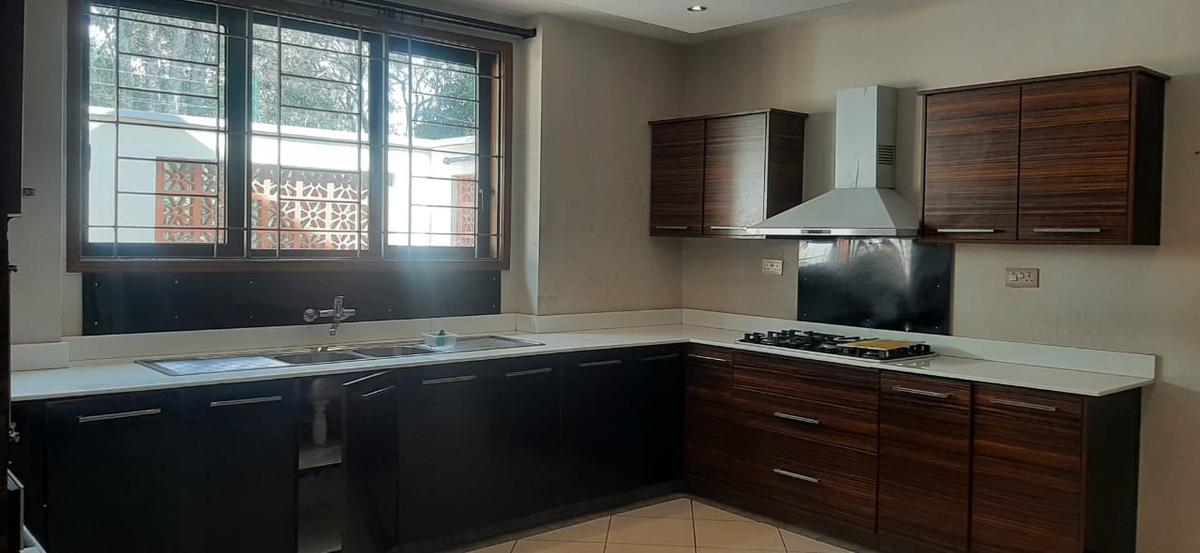 4 Bed House with En Suite in Runda - 7