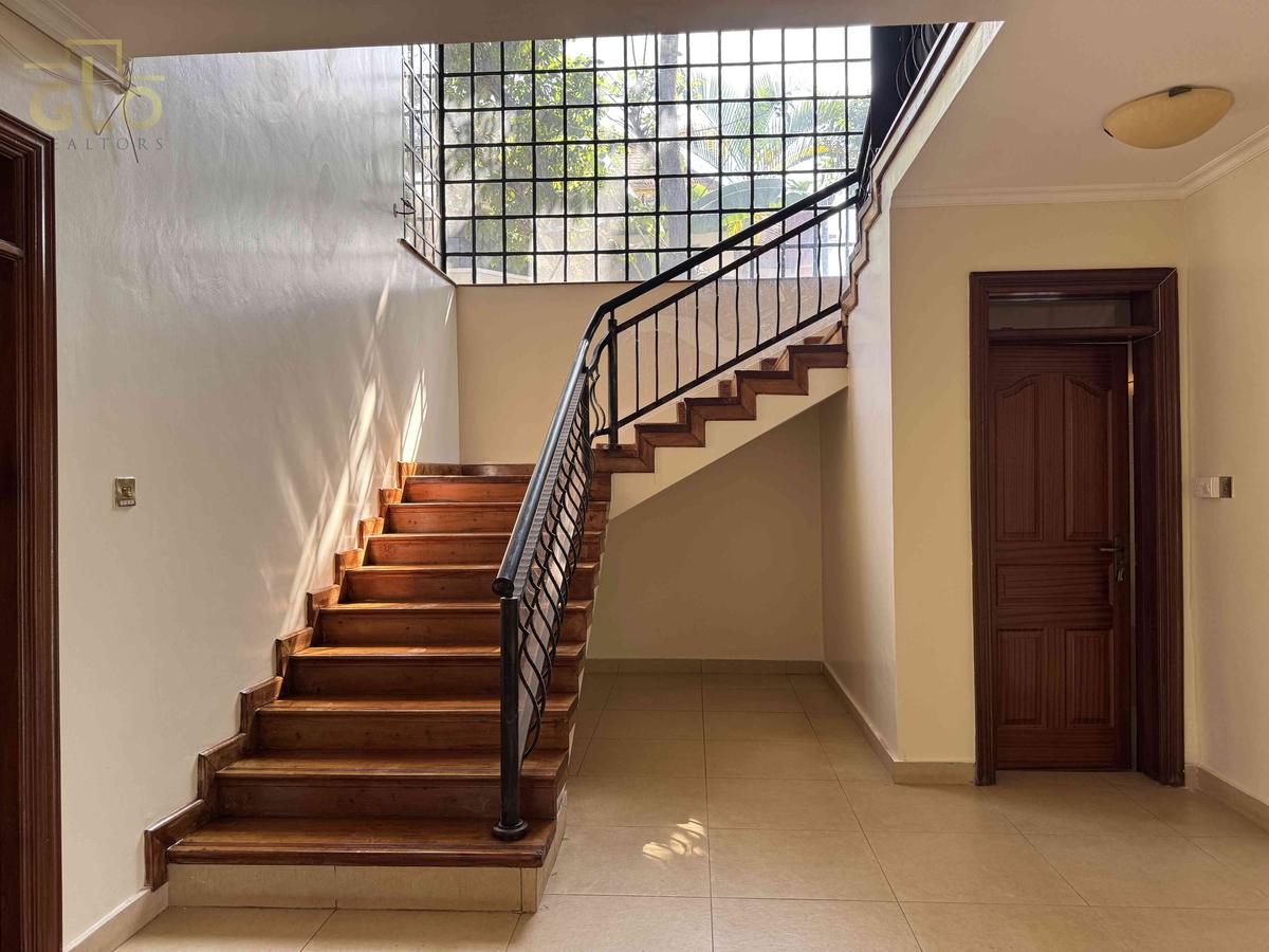 4 Bed Villa with En Suite in Kiambu Road - 13