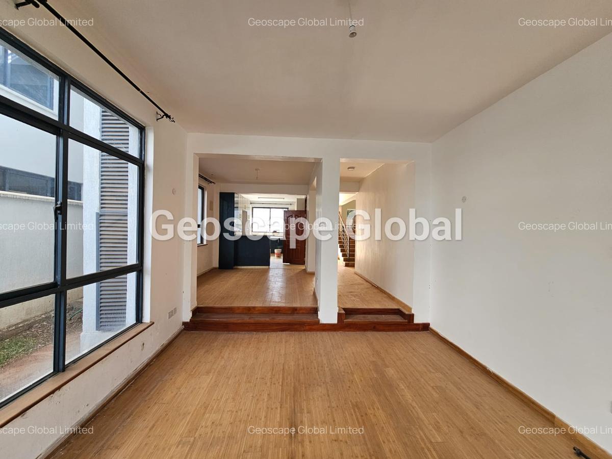 5 Bed Townhouse with En Suite in Lavington - 6