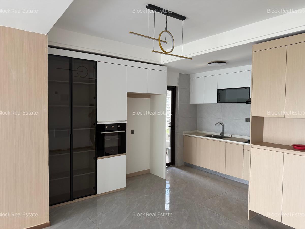 3 Bed Apartment with En Suite in Riverside - 14