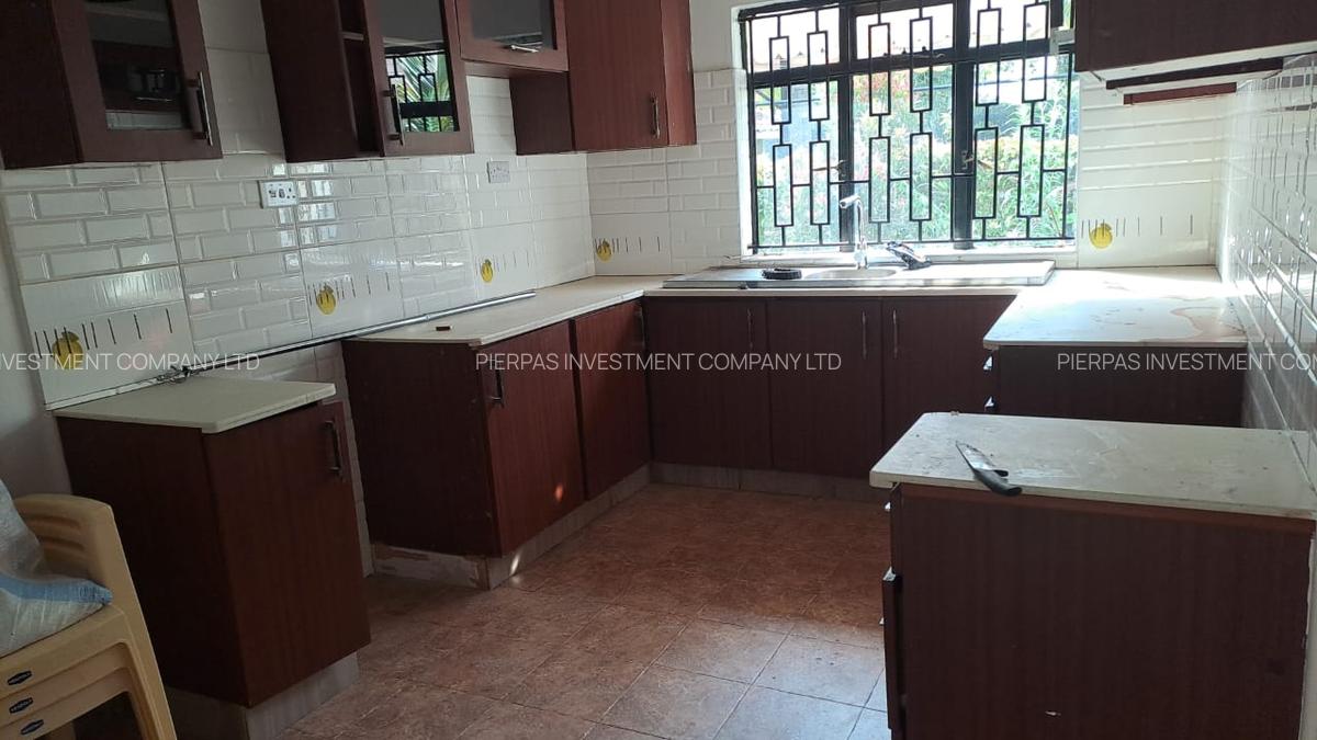 5 Bed Townhouse with En Suite in Runda - 15