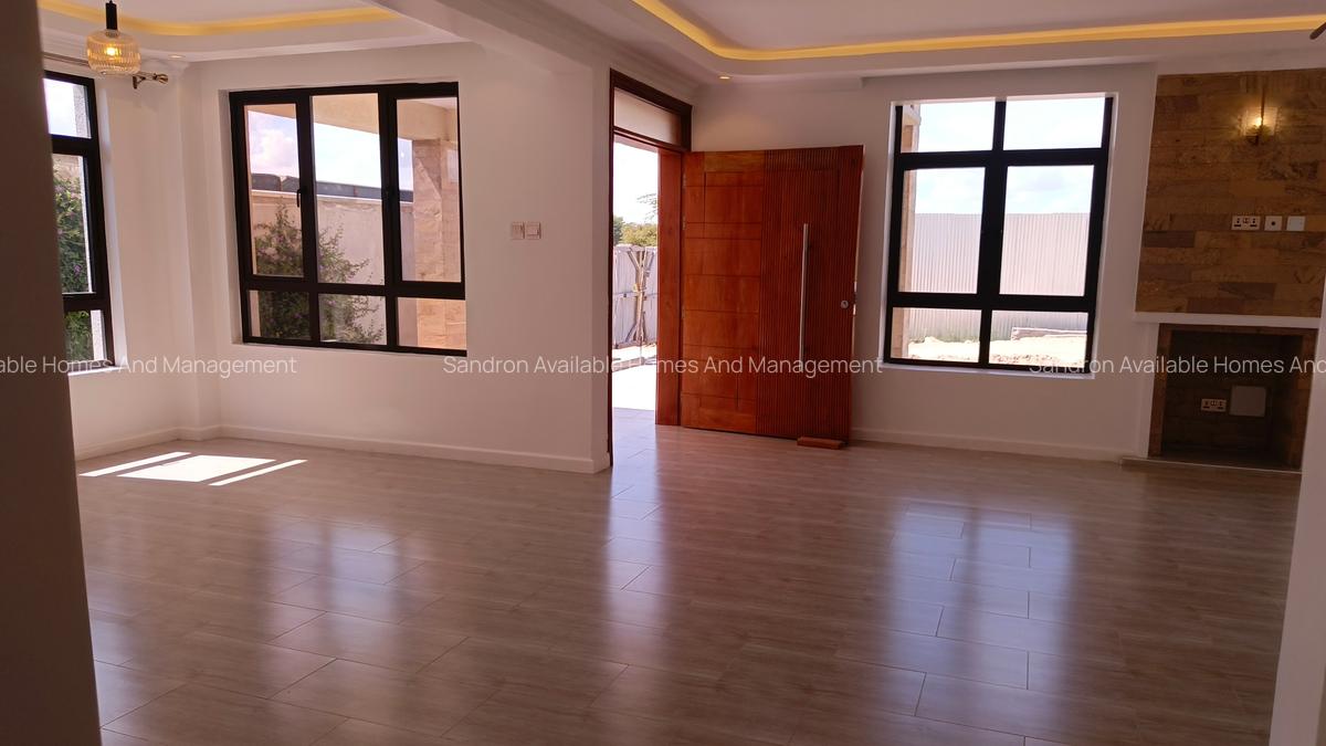 4 Bed Townhouse with En Suite in Kitengela - 2