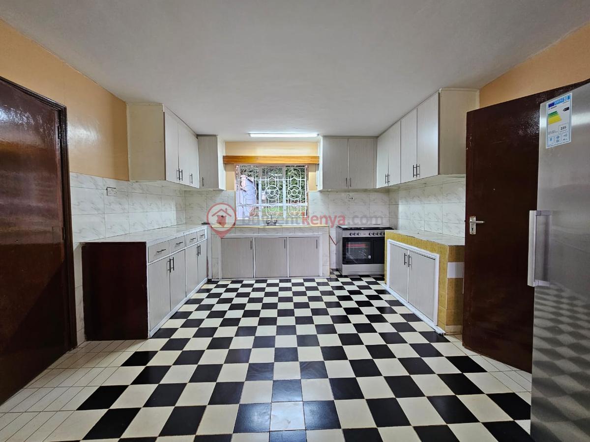4 Bed Townhouse with En Suite in Karen - 10
