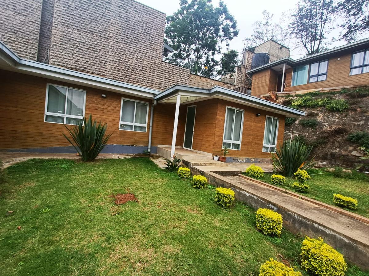 4 Bed House with En Suite in Spring Valley - 17