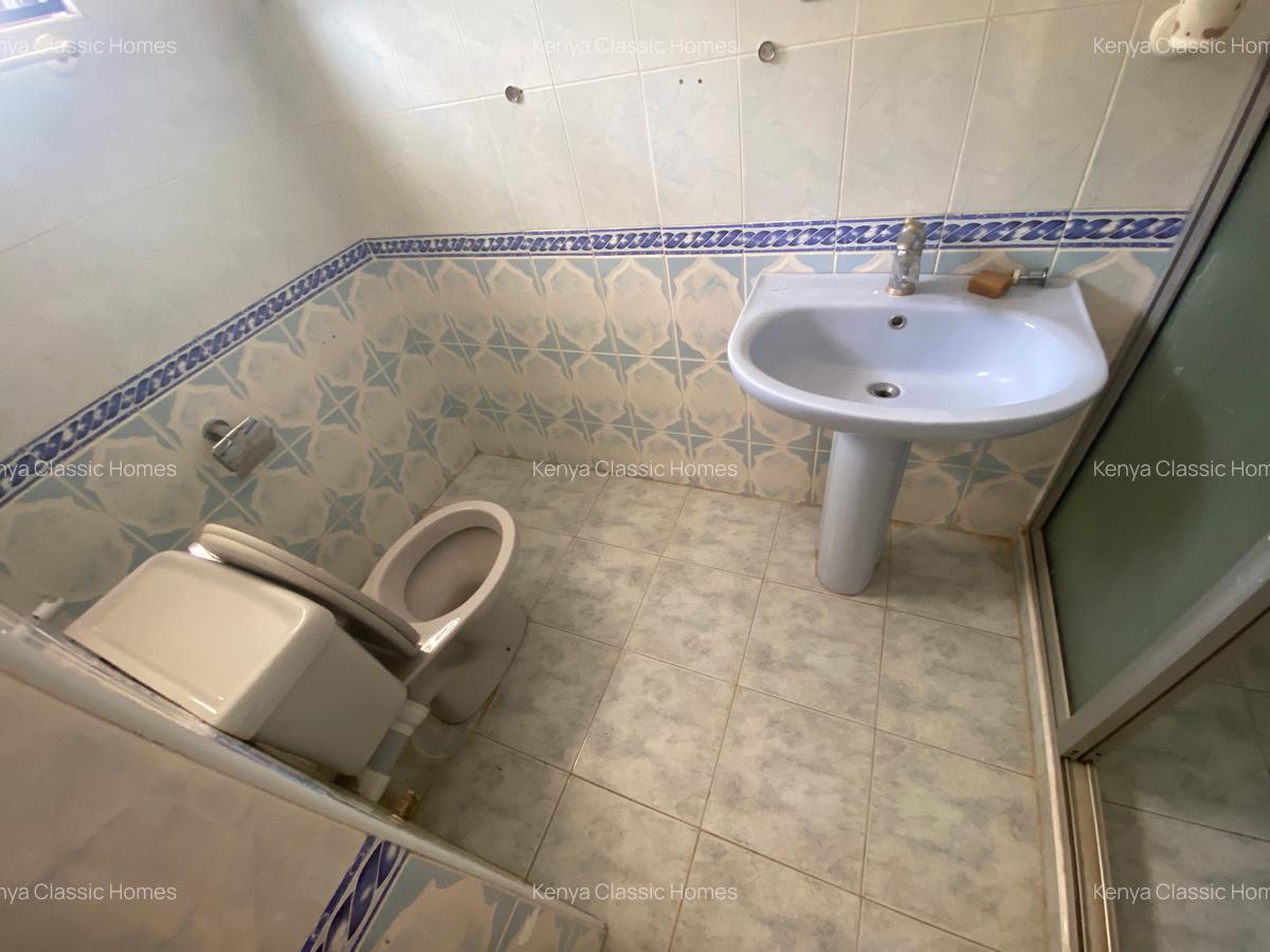 4 Bed Villa with En Suite at Lavington - 6