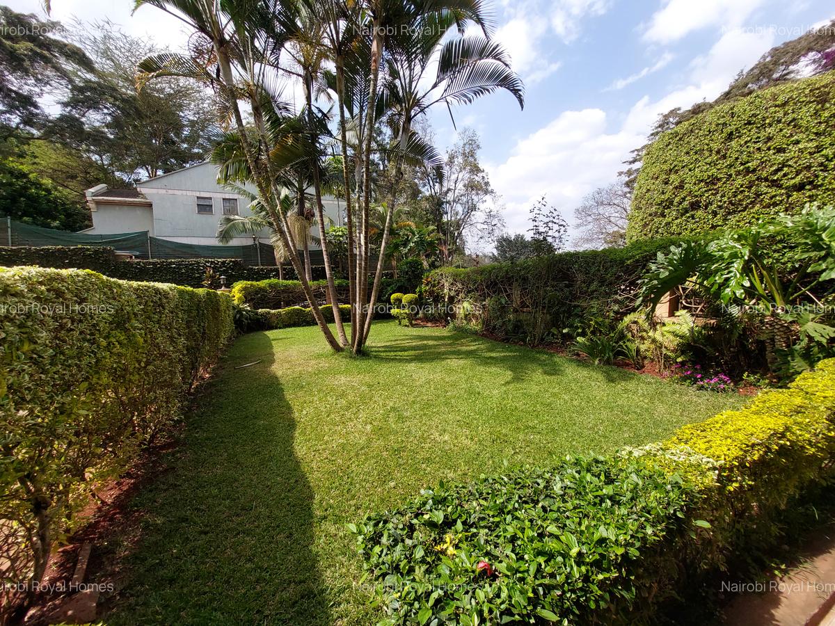 5 Bed Townhouse with En Suite at Lavington - 14