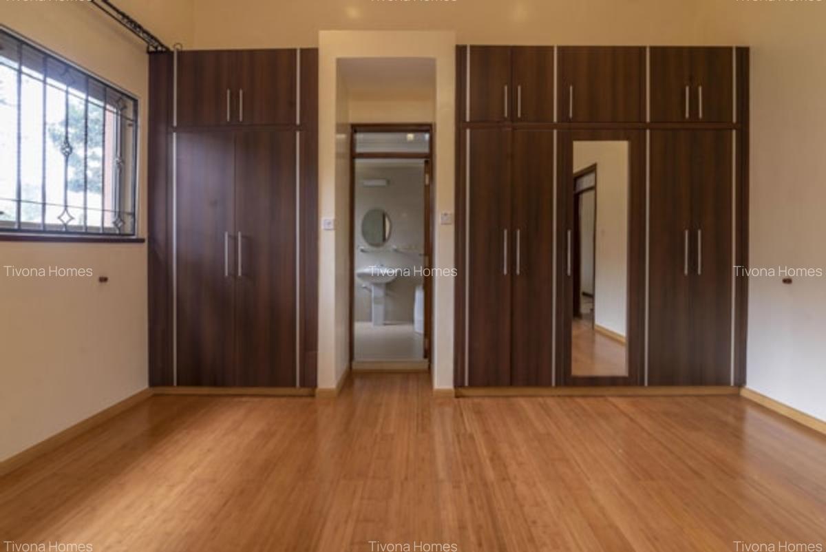 4 Bed Townhouse with En Suite in Runda - 17