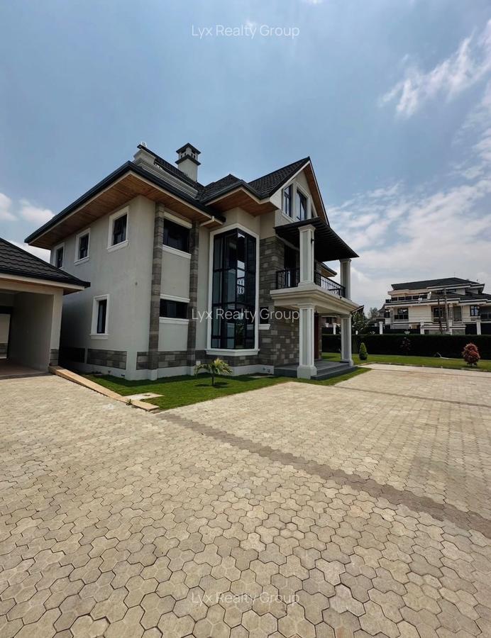 5 Bed Villa with En Suite in Runda - 2