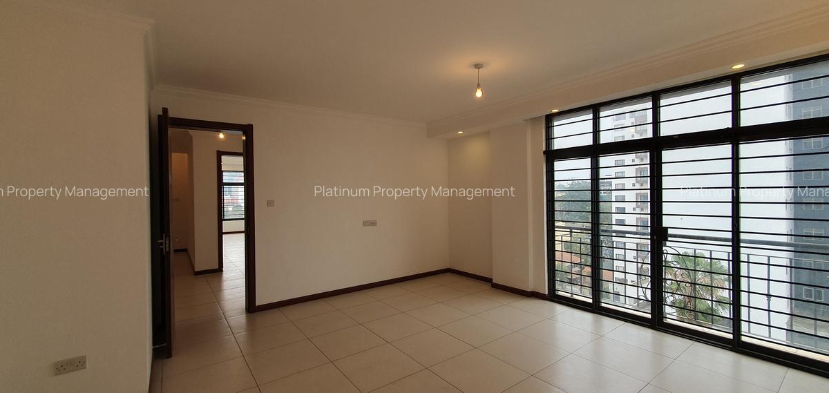 3 Bed Apartment with En Suite in Westlands Area - 13