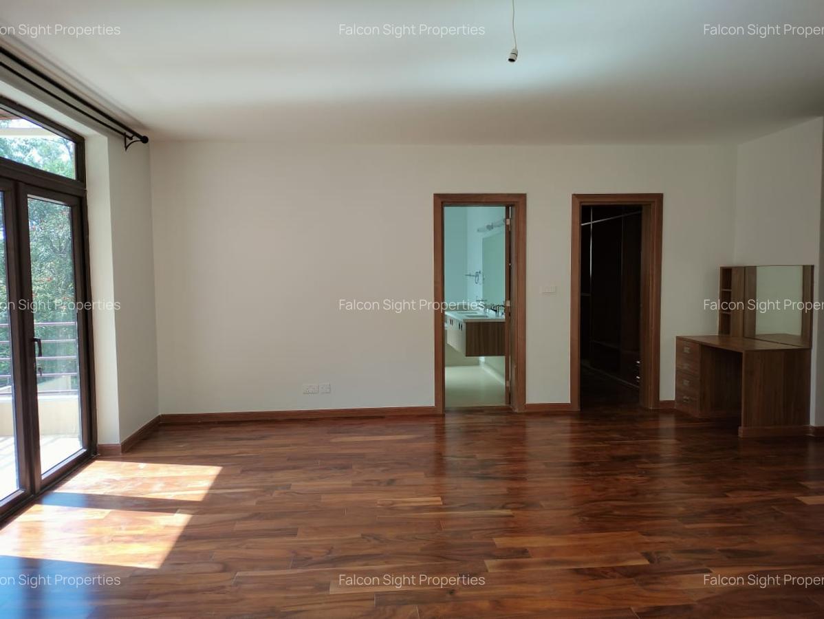 5 Bed Townhouse with Walk In Closet in Lavington - 9