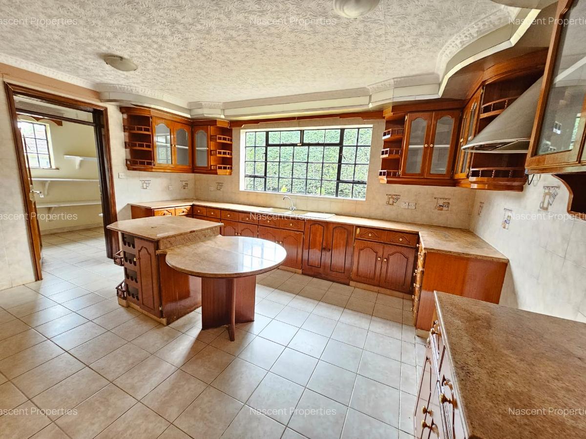 4 Bed House with En Suite at Evergreen - 17