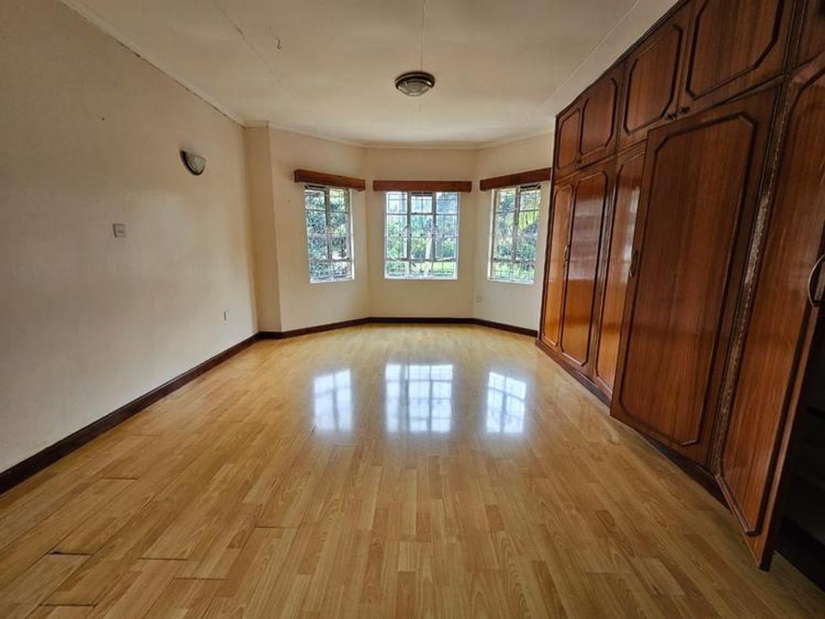 5 Bed Townhouse with En Suite at Lavington Mall - 8