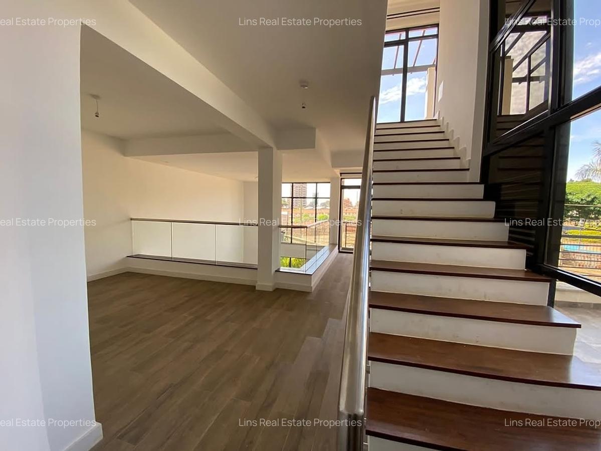 4 Bed Townhouse with En Suite in Loresho - 3