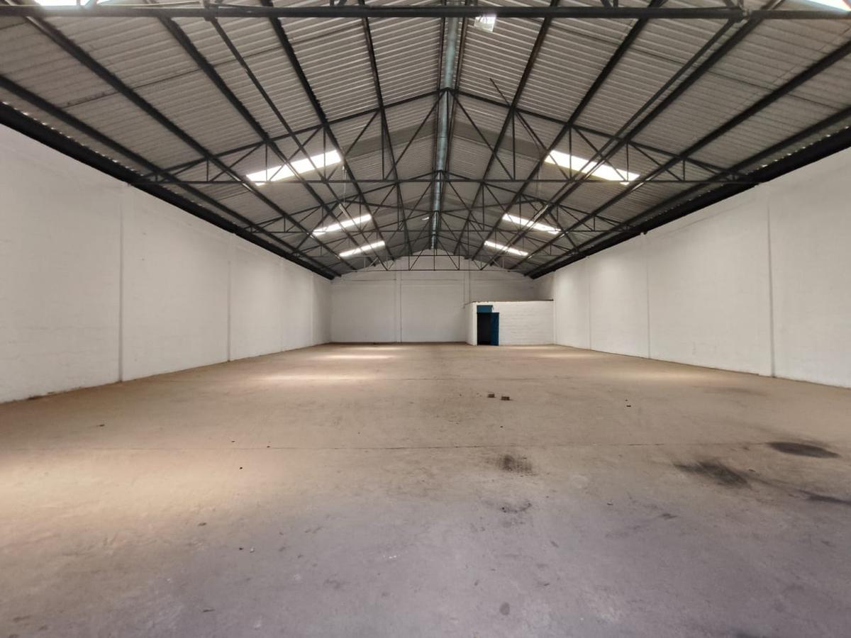 5,000 ft² Warehouse with Service Charge Included in Industrial Area - 3