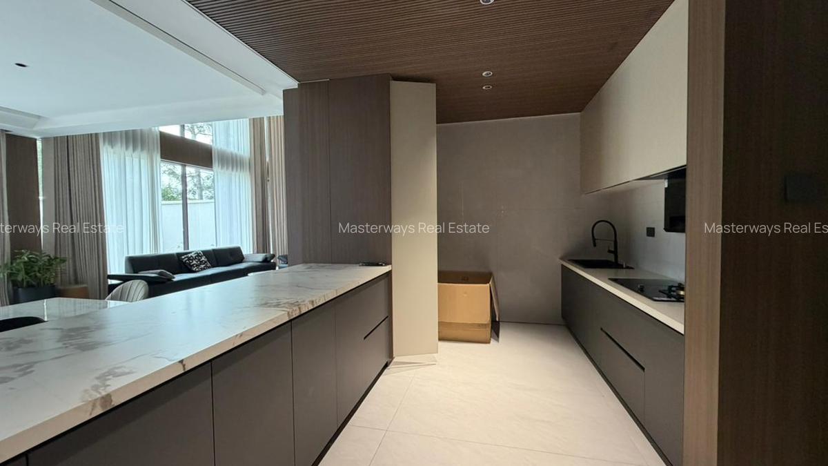 5 Bed Villa with En Suite in Lavington - 4