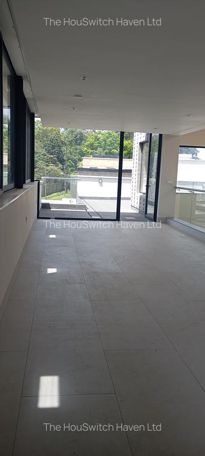 5 Bed Villa with En Suite in Westlands Area - 7