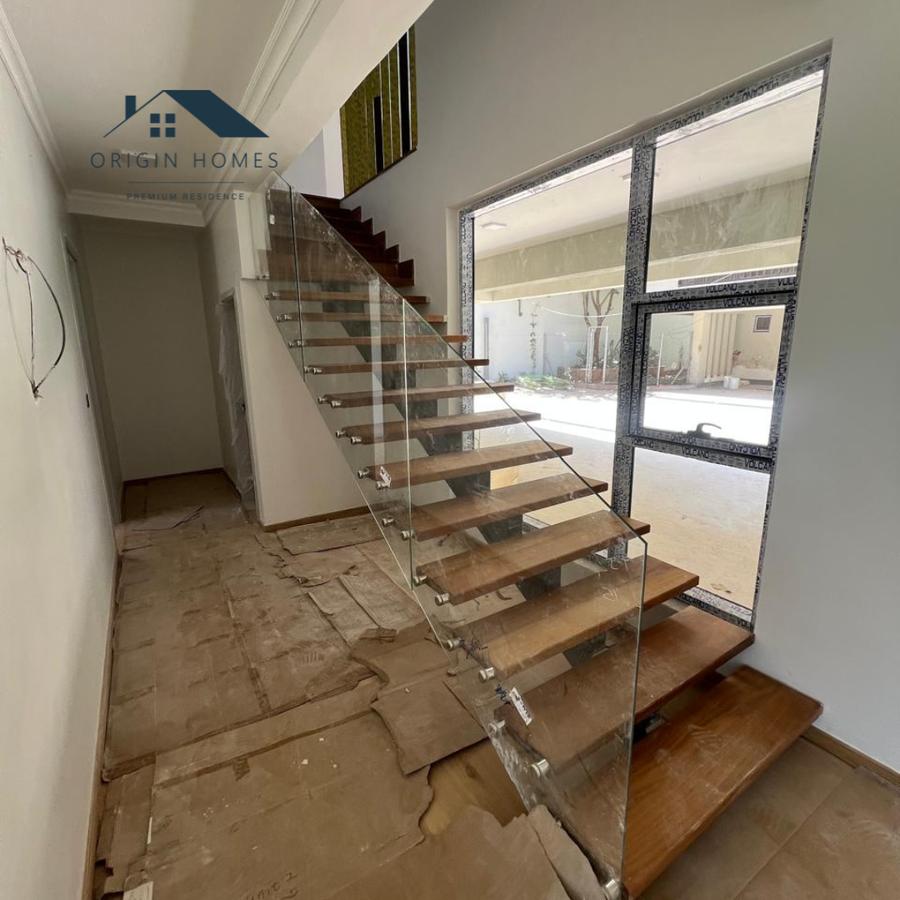 5 Bed Townhouse with En Suite at Lavington - 5