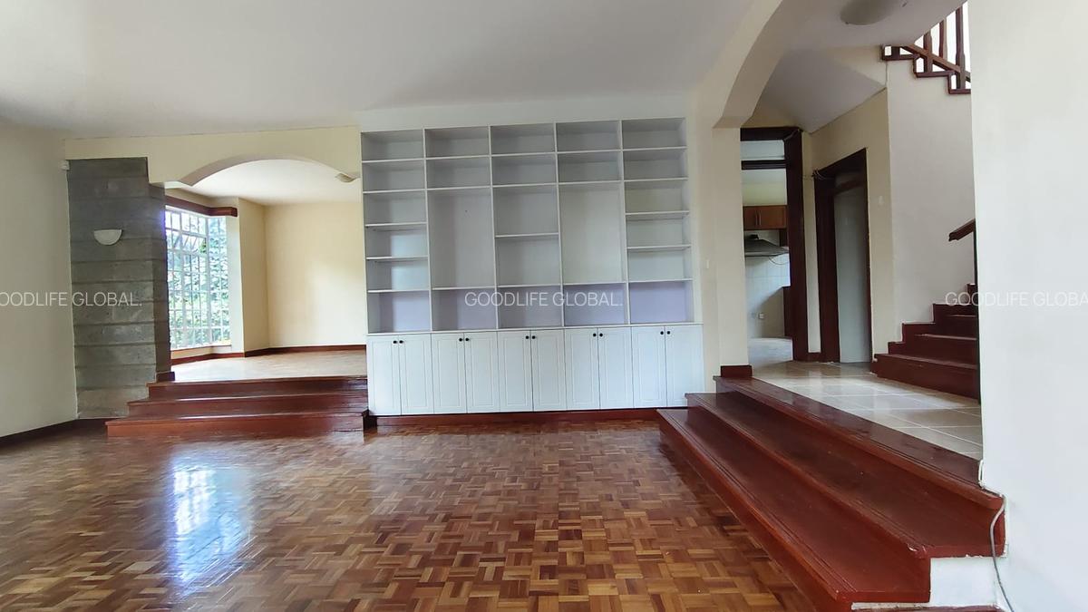 4 Bed Villa with En Suite at Rosslyn - 4